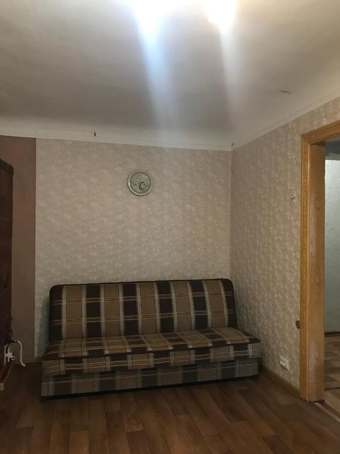 公寓 2к возле жд вокзала и академии 096-55-48-111 *